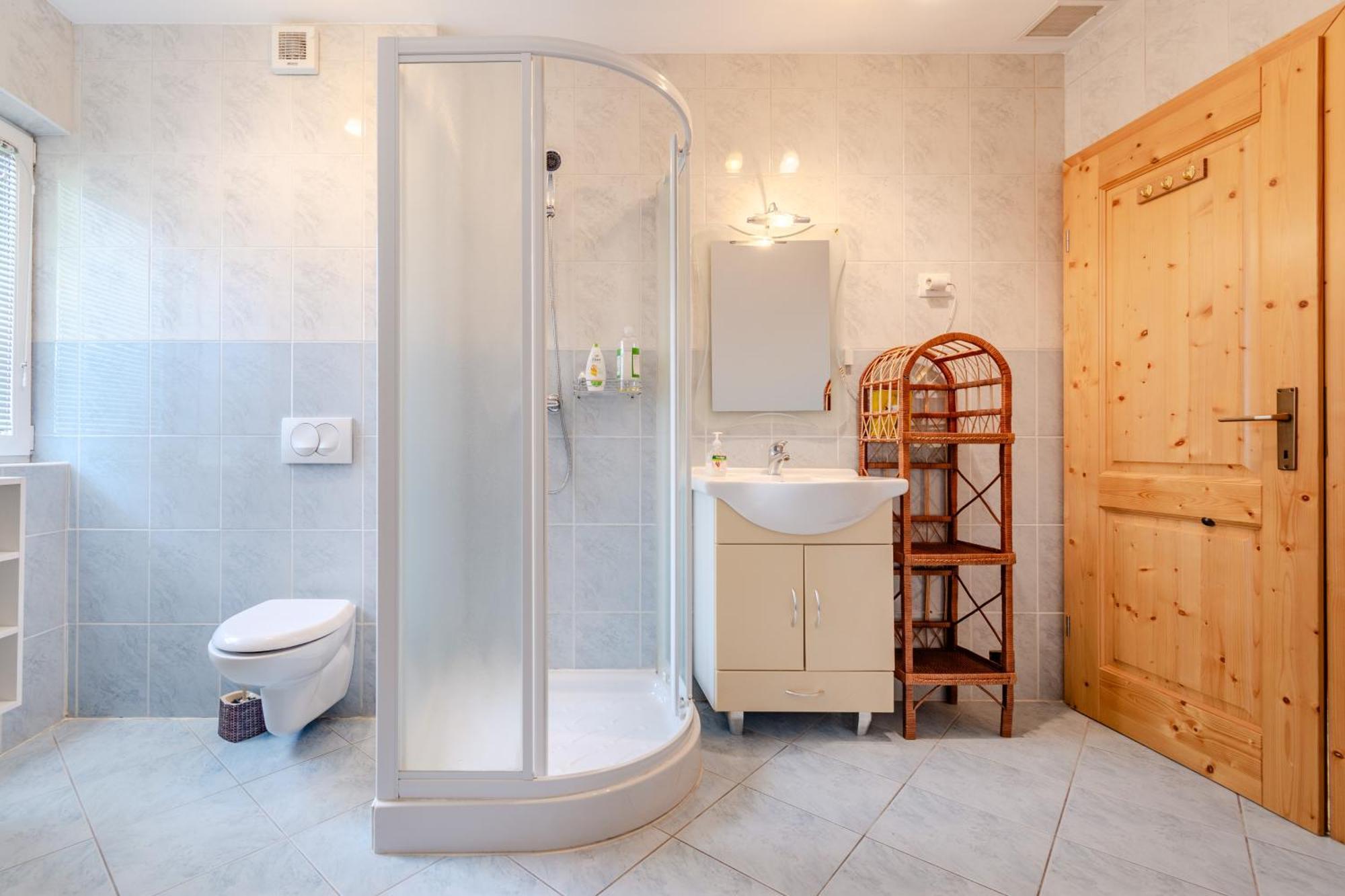Apartment Pr' Stajercu With Free Onsite Parking Bovec Bagian luar foto